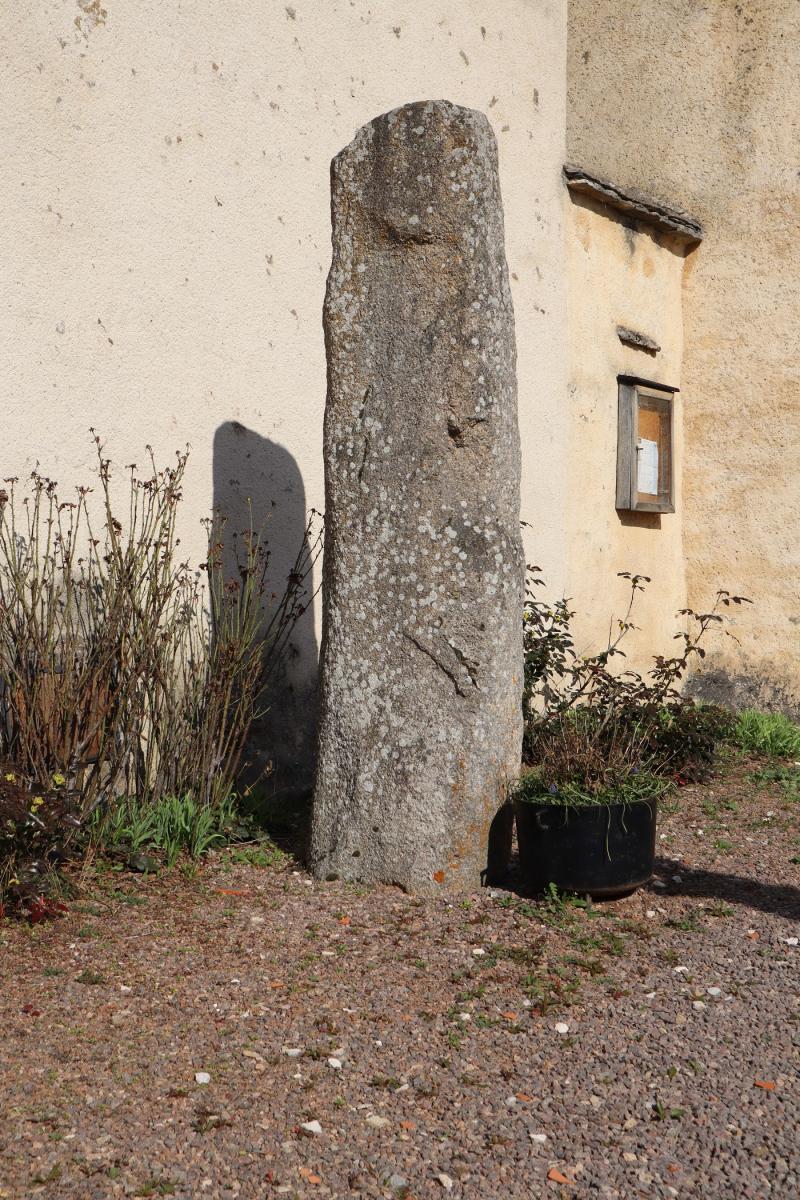 Menhir du cimetière, Montigny-Saint-Barthélemy