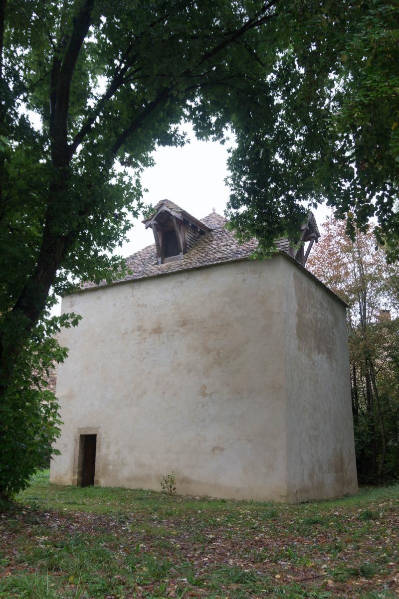 Pigeonnier proche du château, Posanges