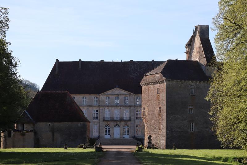 Château, Thenissey