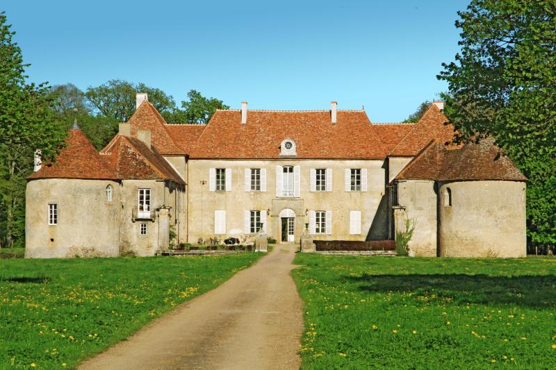 Château, Lacour-D'arcenay