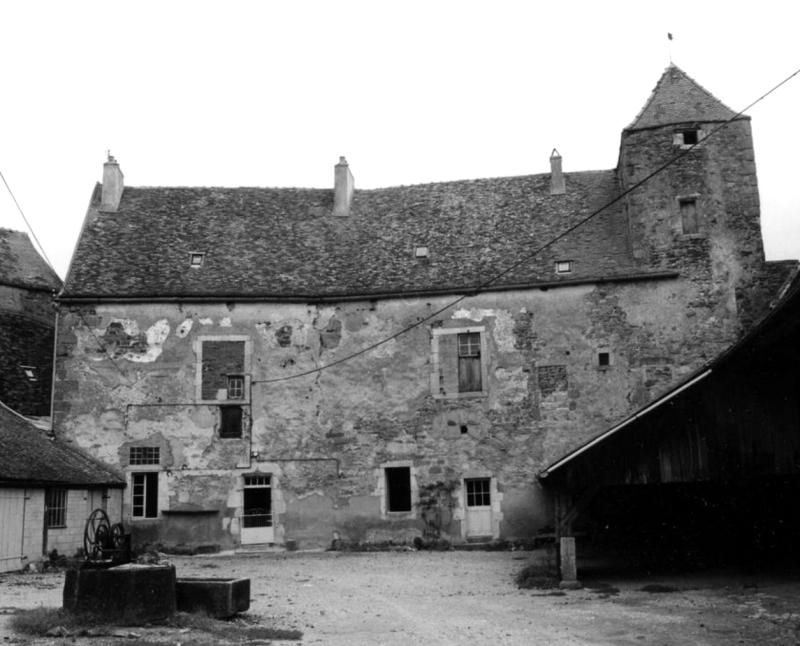 Château, Courcelles-Lès-Semur