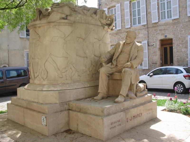 Monument à Marey, Beaune
