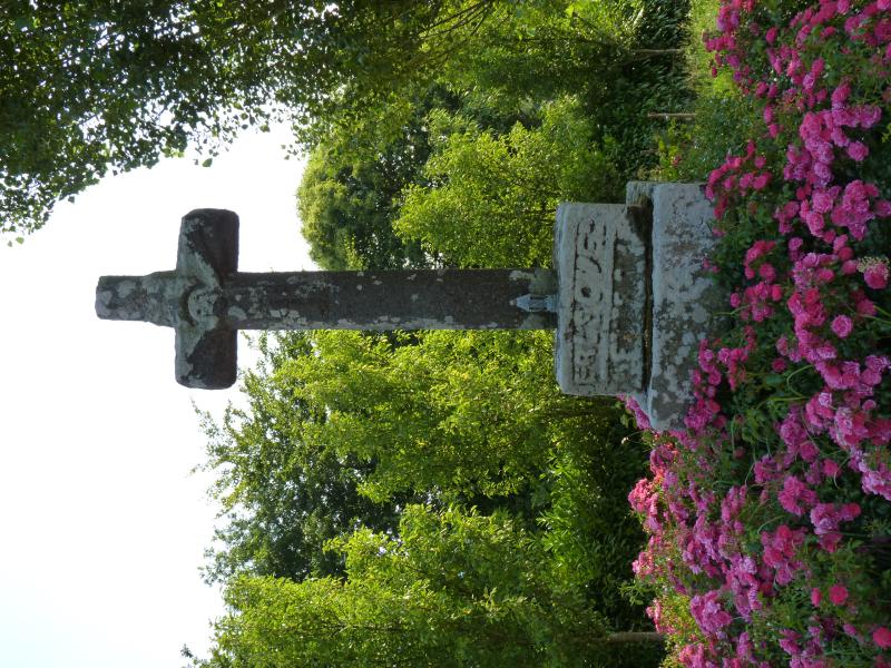 Croix de chemin en granit, Bourbriac