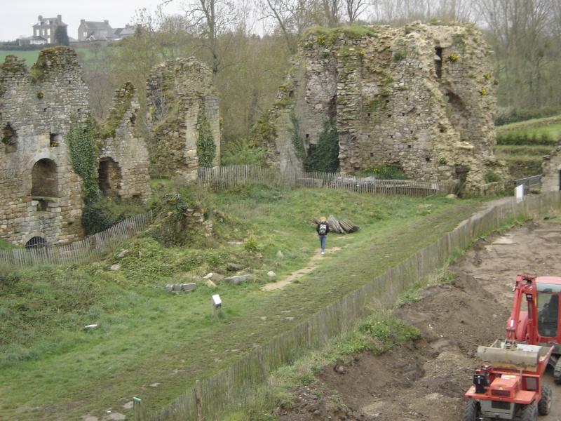 Restes du château du Guildo, Créhen