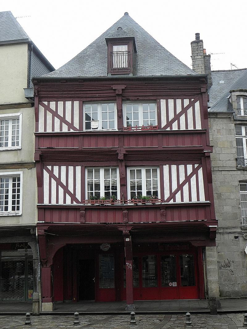 Maison, Dinan