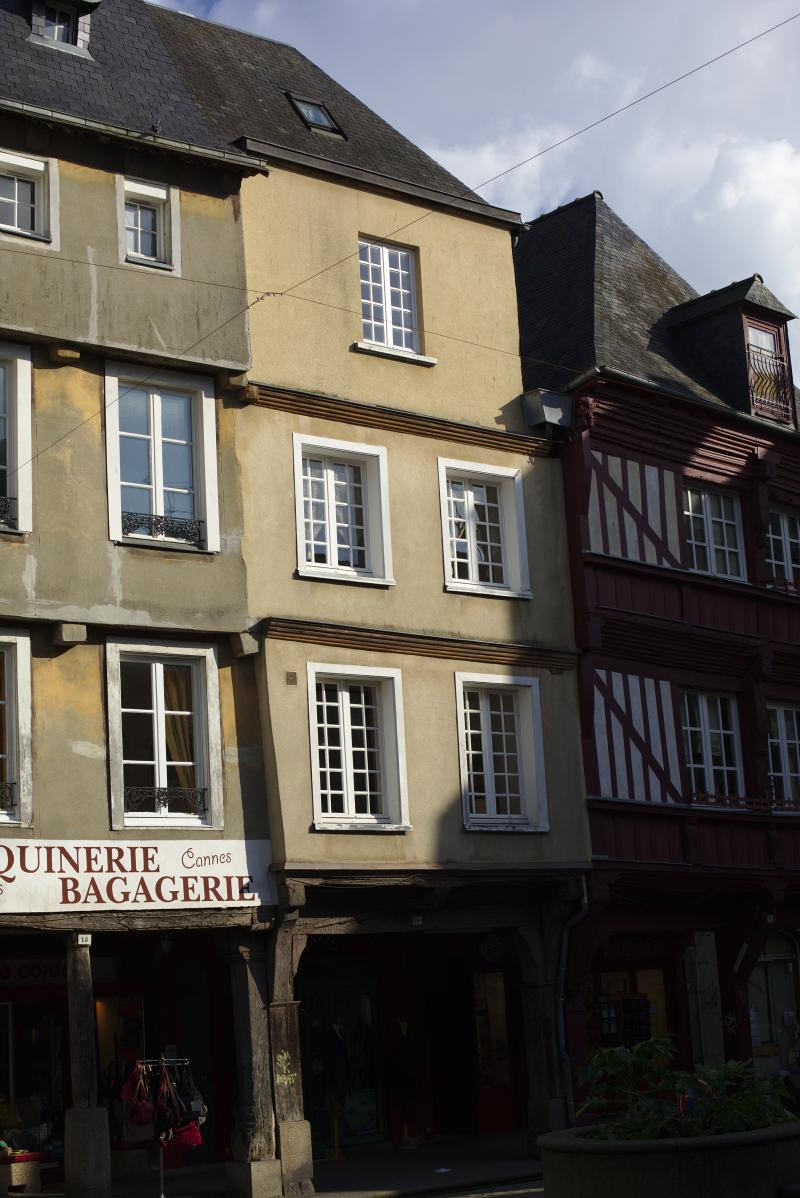 Maison, Dinan