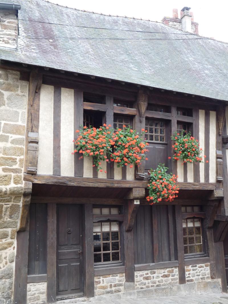Maison, Dinan