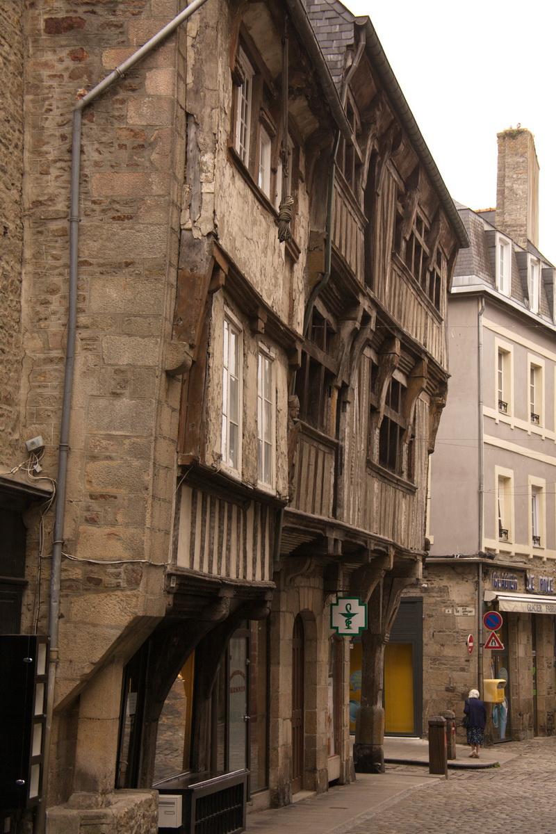 Maison, Dinan