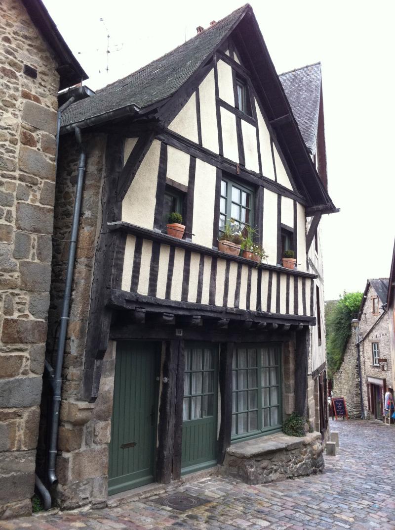 Maison, Dinan