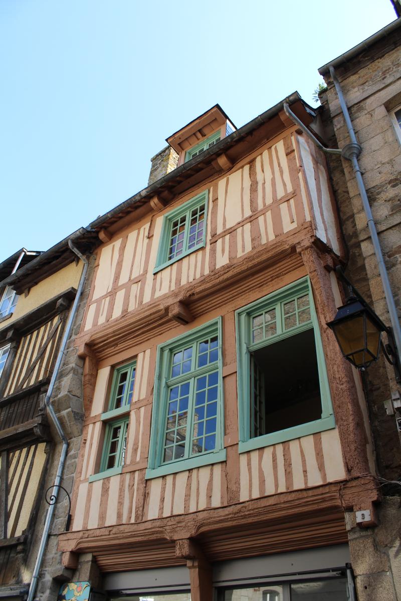 Maison, Dinan