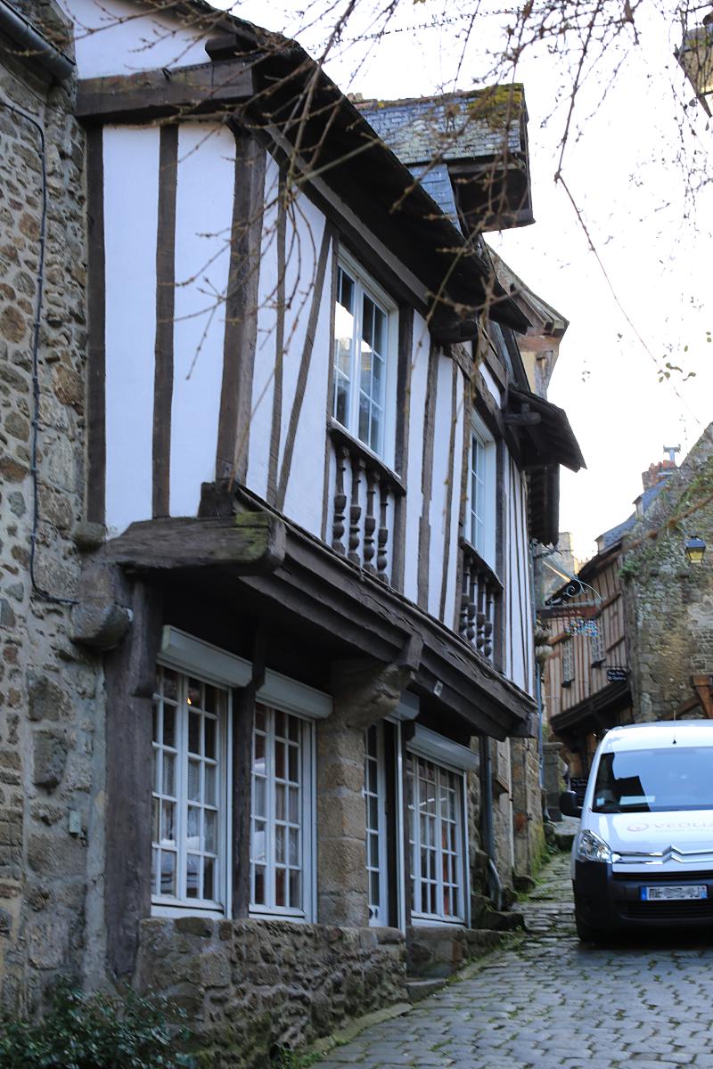 Maison, Dinan
