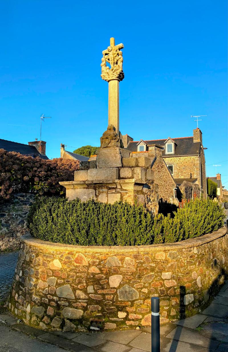 Croix de calvaire, Binic-Étables-sur-Mer