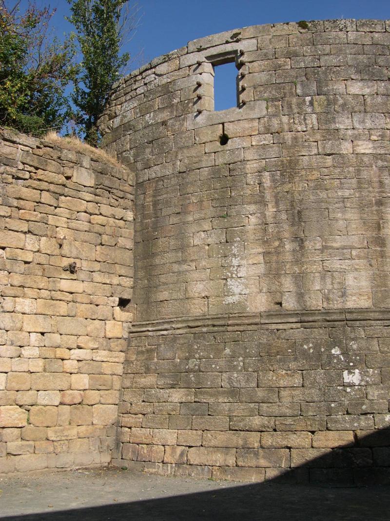 Restes du château de Pierre II, Guingamp