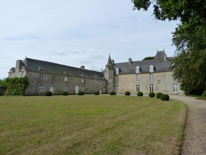 Manoir du Colombier, Hénon