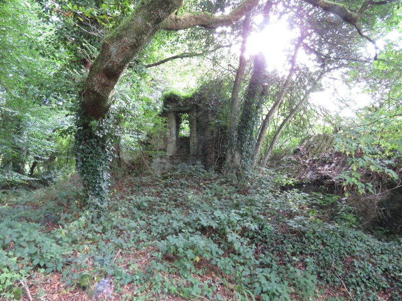 Ruines du château de Perrien, Lanrodec