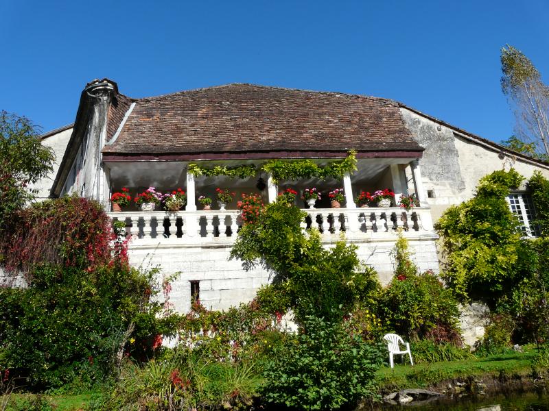 Maison voisine du pont, Brantôme en Périgord