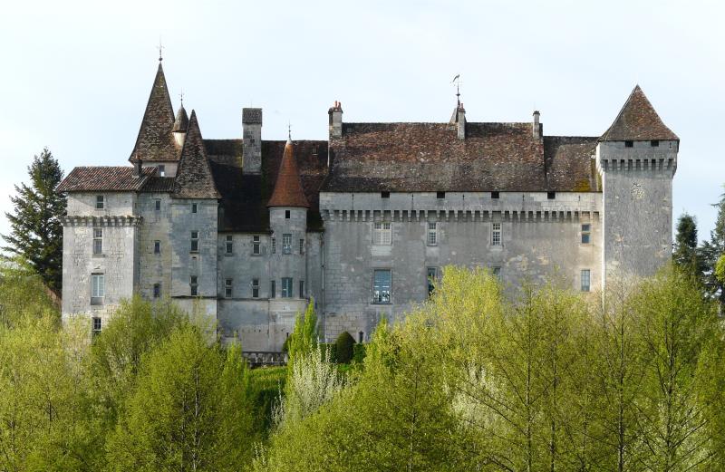 Château, Château-l'Évêque