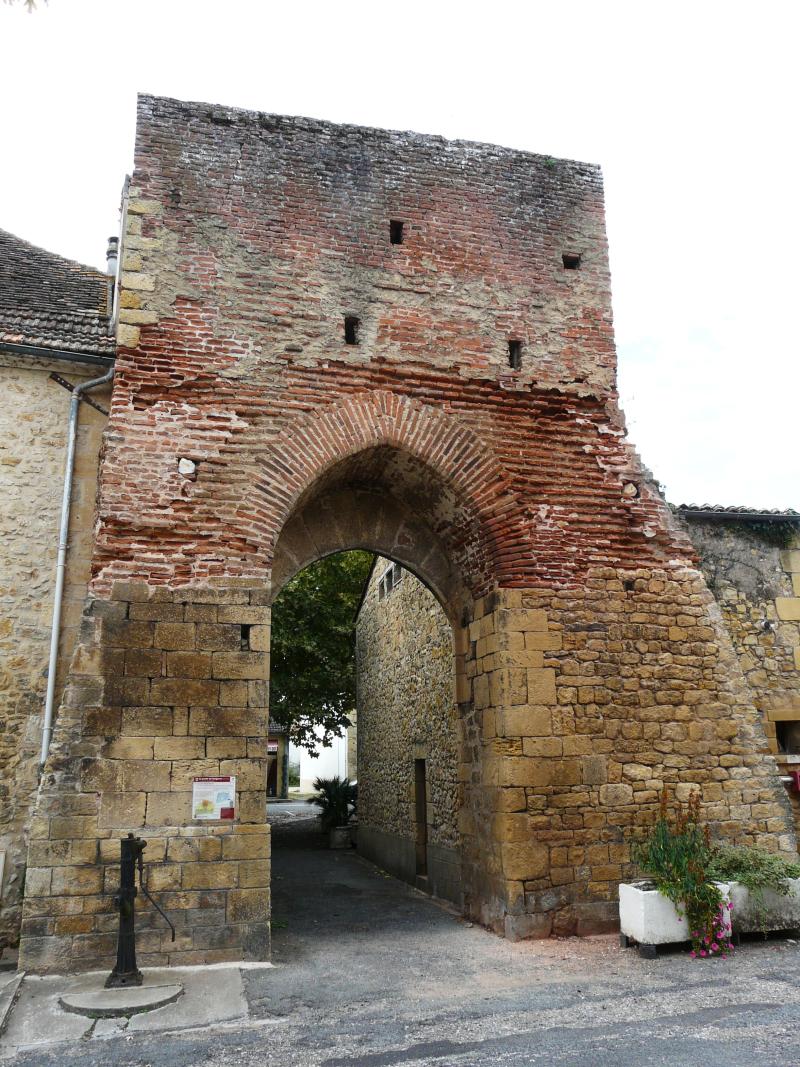 Porte des fortifications dite Porte Romaine