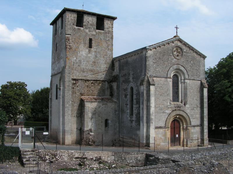 Eglise Saint-Pierre-ès-Liens, Montcaret