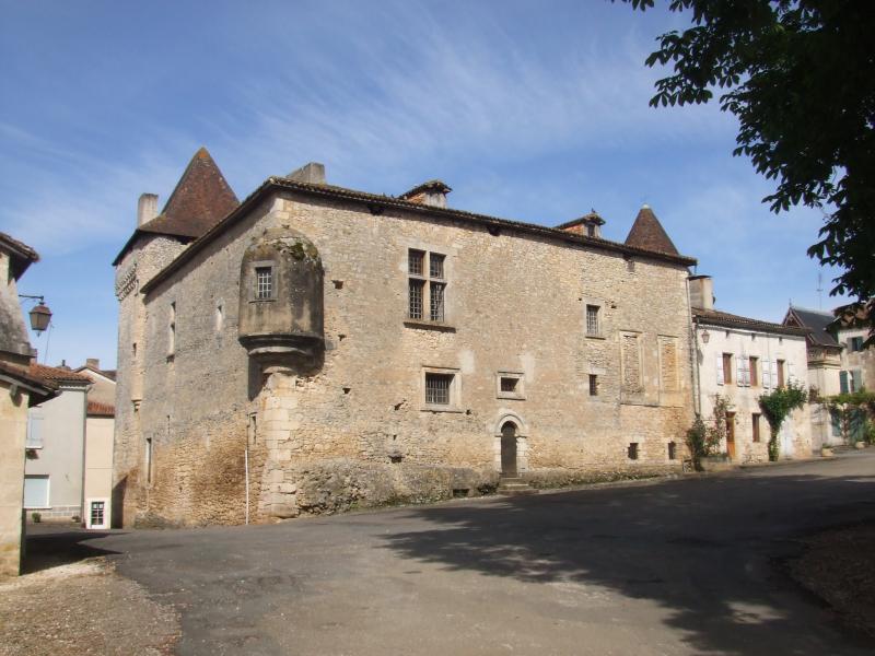 Château, Varaignes