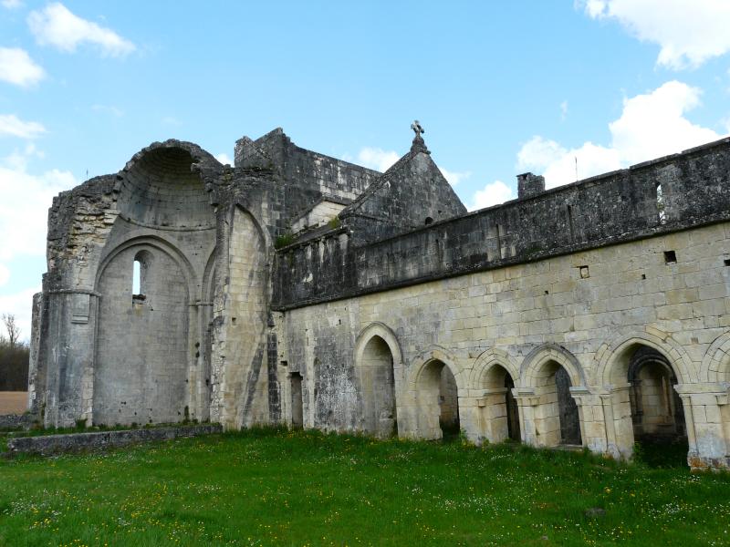 Ruines de l'abbaye cistercienne de Boschaud, Villars
