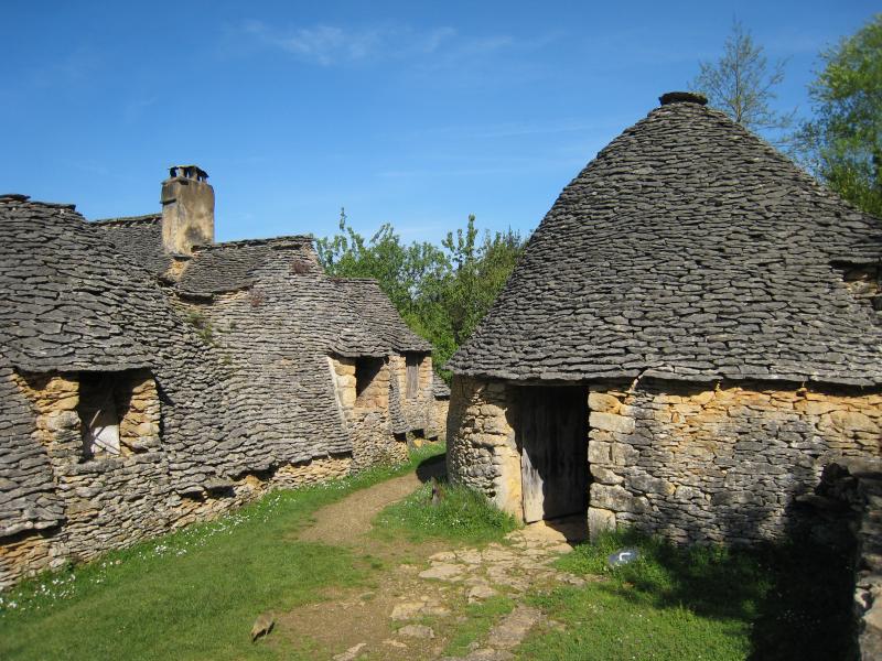 Maison d'habitation et cabanes en pierre sèche du Breuil