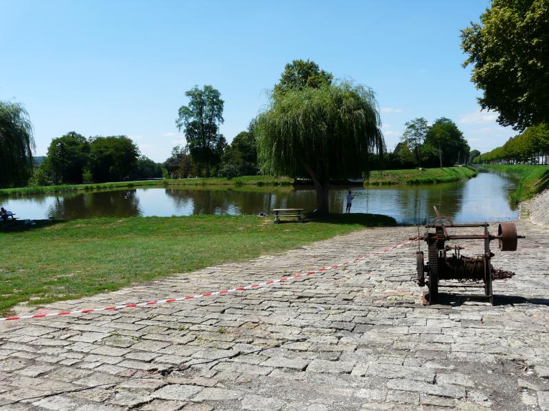 Canal de Lalinde (bassin de stationnement, y compris sa cale pavée), Saint-Capraise-de-Lalinde