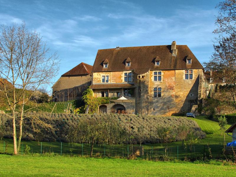 Château d'Ecole, École-Valentin