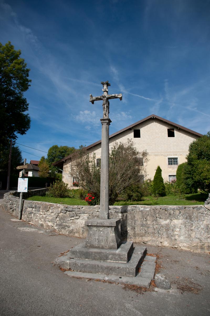 Croix en pierre 1604, La Planée