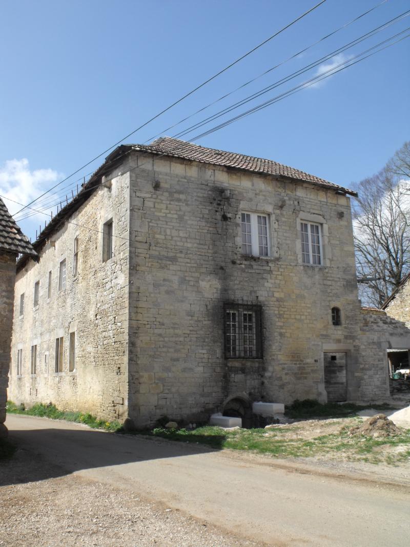 " Grosse Maison " à Neuvier, Les Terres-de-Chaux