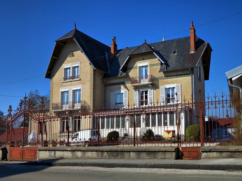 Maison d'Elisée Cusenier, Étalans