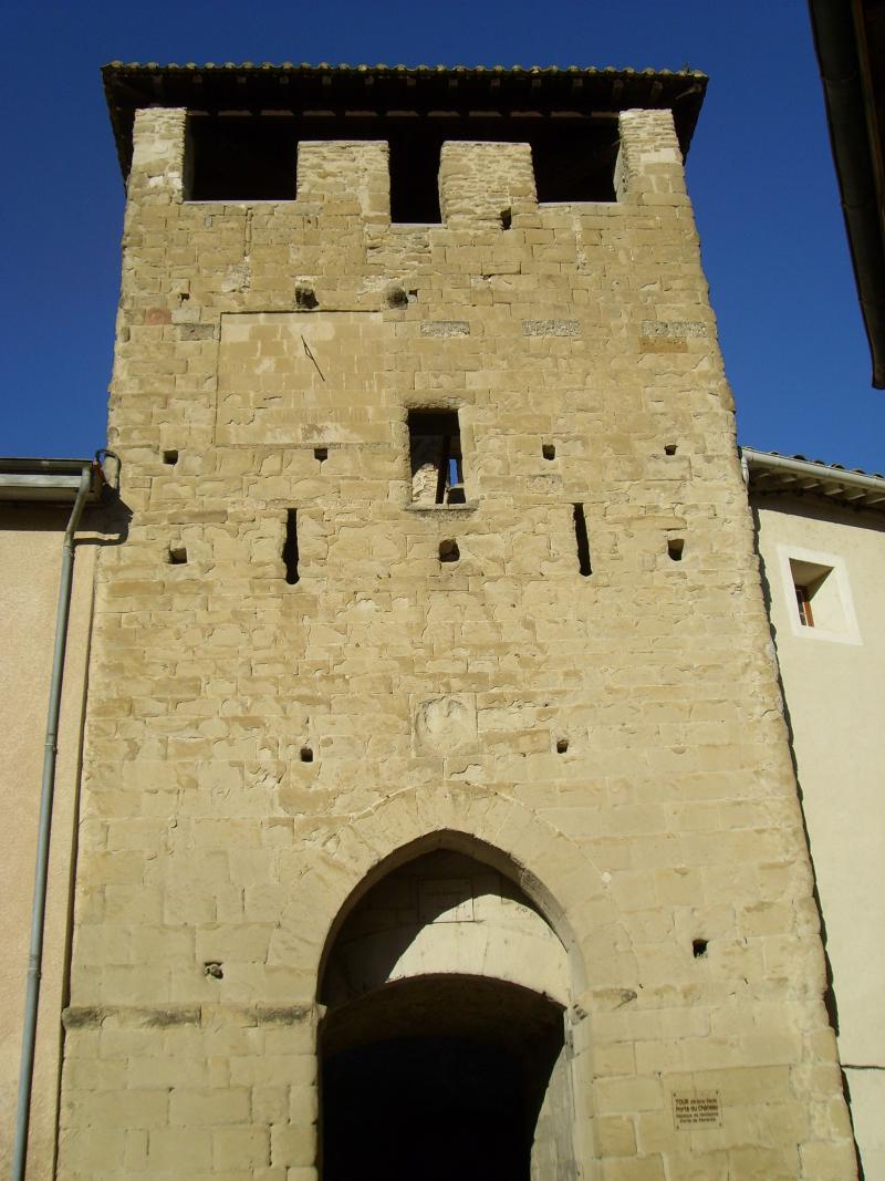Porte fortifiée de l'ancien village, Montvendre