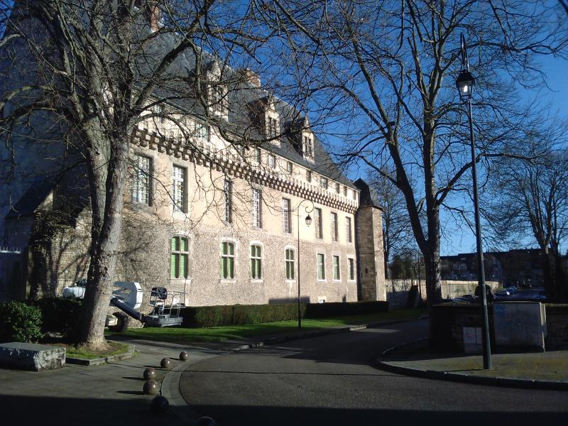 Evêché et ses dépendances, Évreux