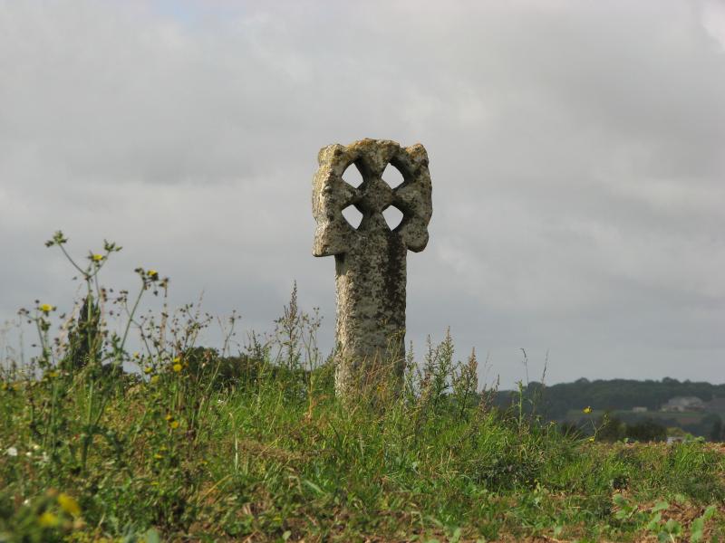 Croix percée, Neaufles-Saint-Martin