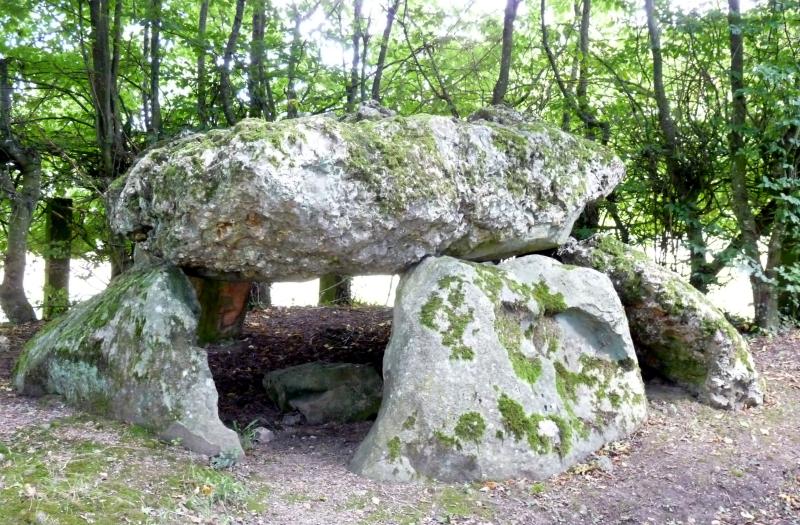 Dolmen dit la Grosse Pierre, Verneusses