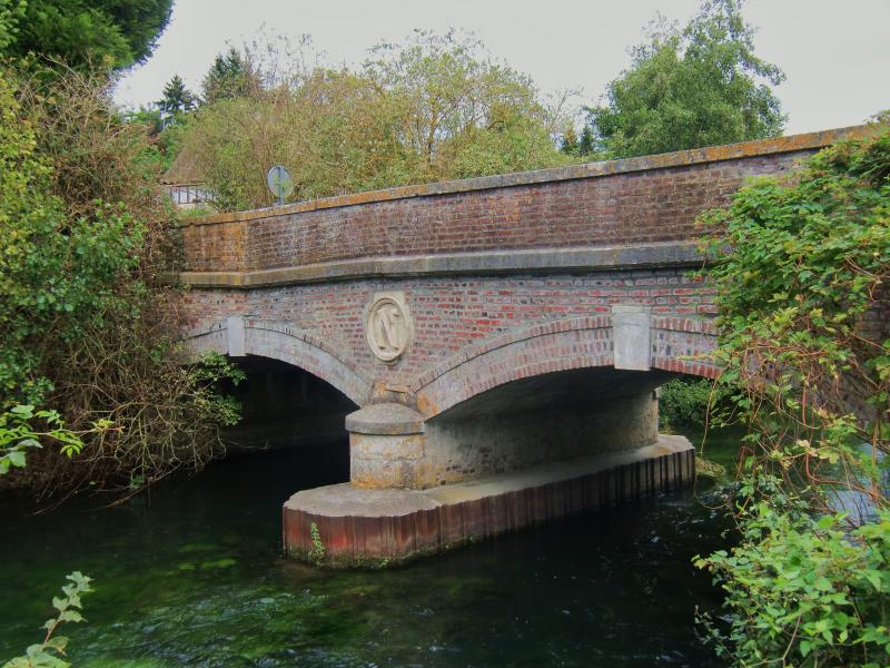 Pont Napoléon, franchissant le canal des Moulins, sur le CV 18, Corneville-sur-Risle