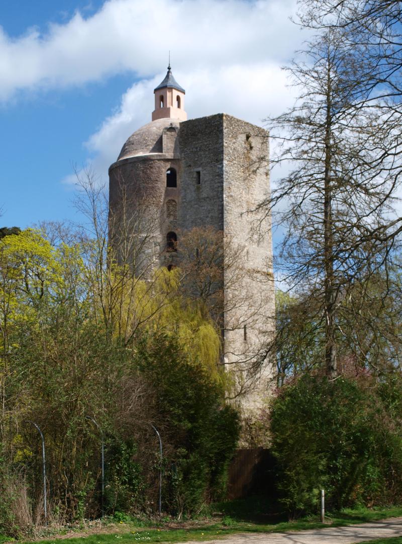 Tour, Auneau-Bleury-Saint-Symphorien