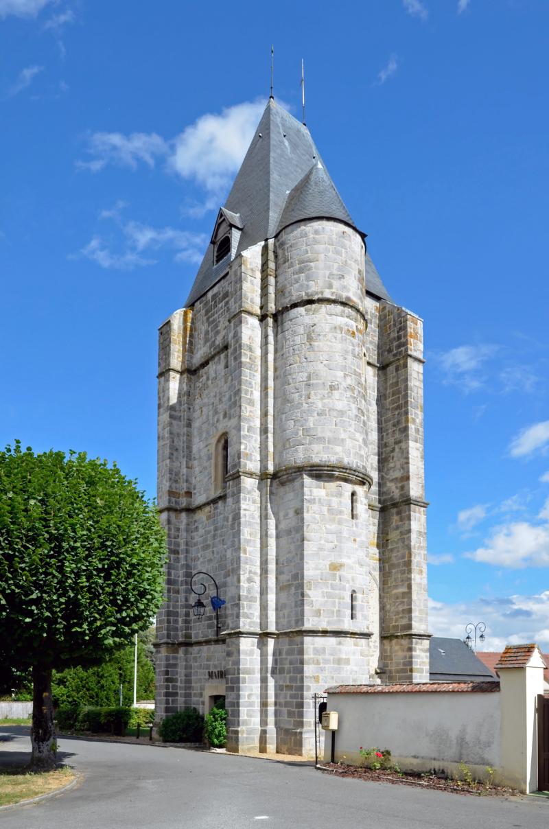 Tour de l'ancienne église dite Le Pilori, Lormaye
