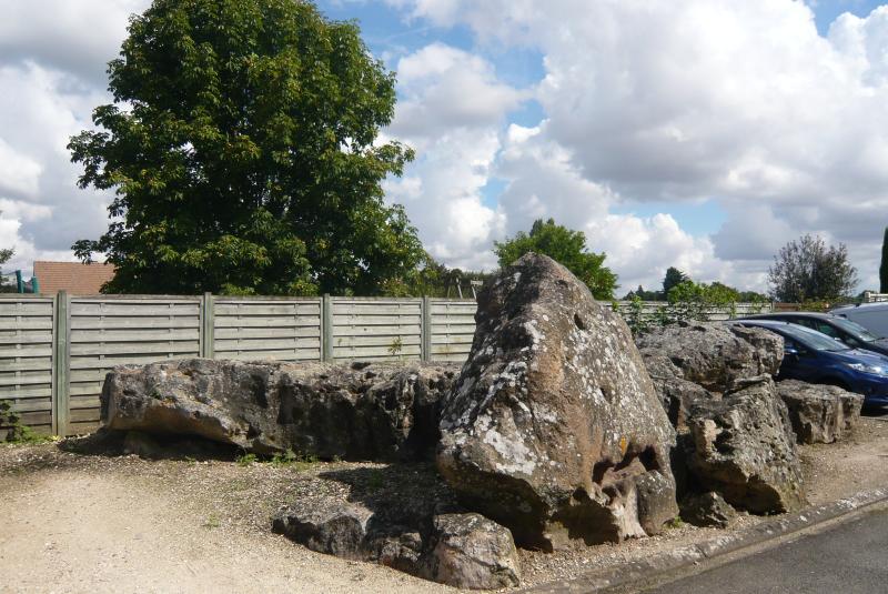 Dolmen dit La Pierre qui Tourne, Morancez
