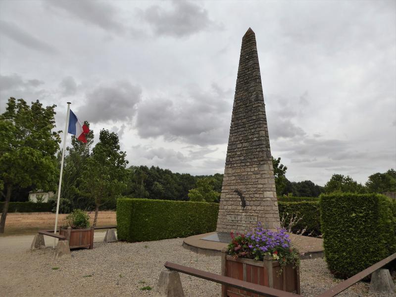 Ancien camp d'internement de Voves, Les Villages Vovéens