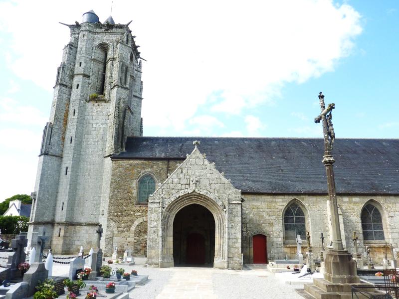 Eglise Saint-Pierre de Plouguer, Carhaix-Plouguer
