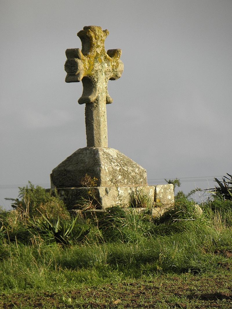 Croix de Langoziliz, Cléder