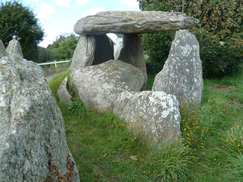 Dolmen de Tréguelc'hier, Goulven