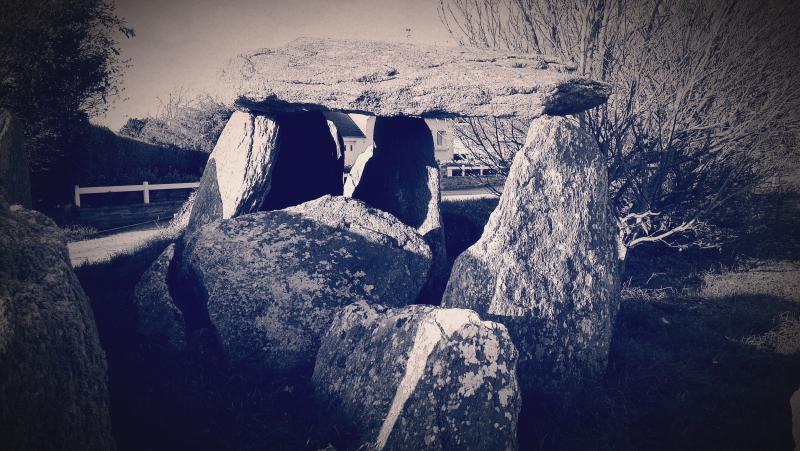 Dolmen à enceinte du Cosquer, Goulven