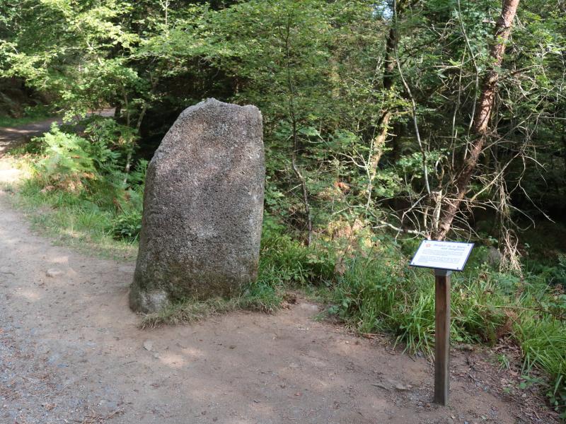 Menhir, Huelgoat