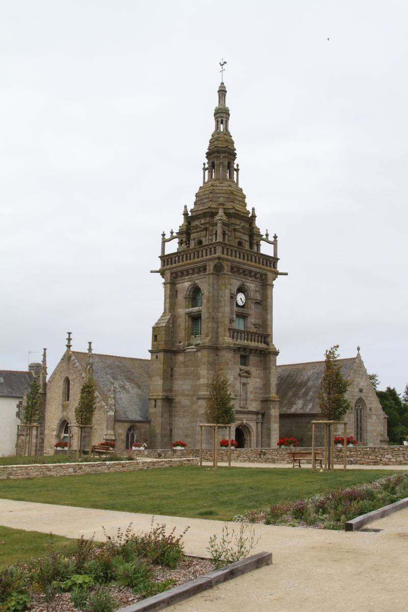 Eglise Saint-Pol-Aurélien, Lampaul-Ploudalmézeau