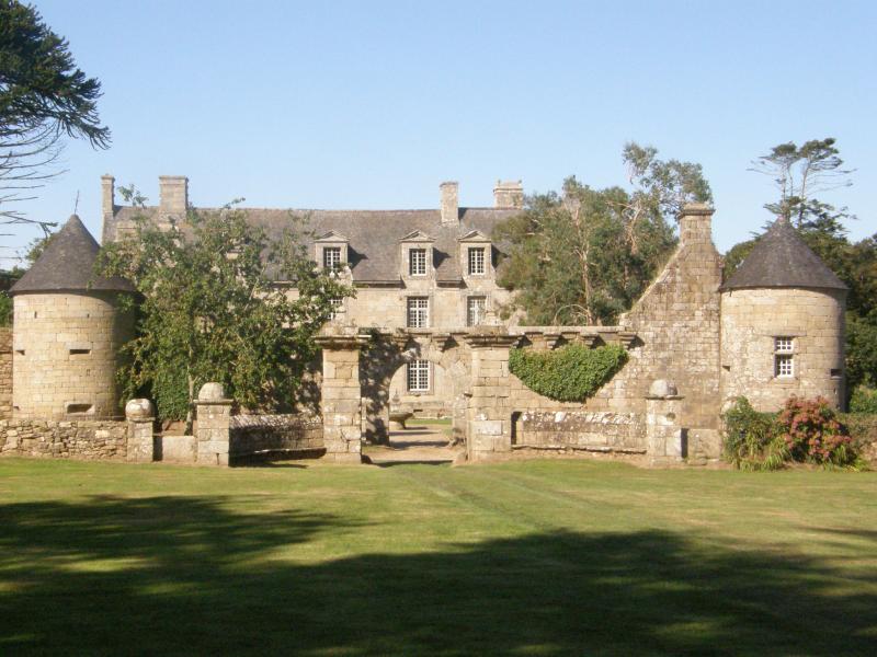 Château de Kérouartz, Lannilis