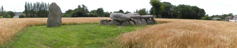 Dolmen et menhir, Moëlan-sur-Mer