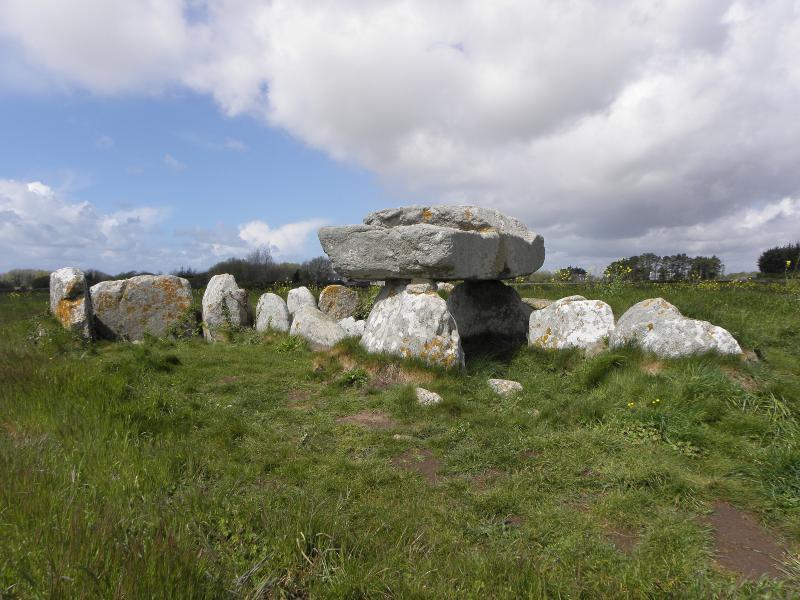 Allée de Kerugon et bande de terrain autour, Plomeur