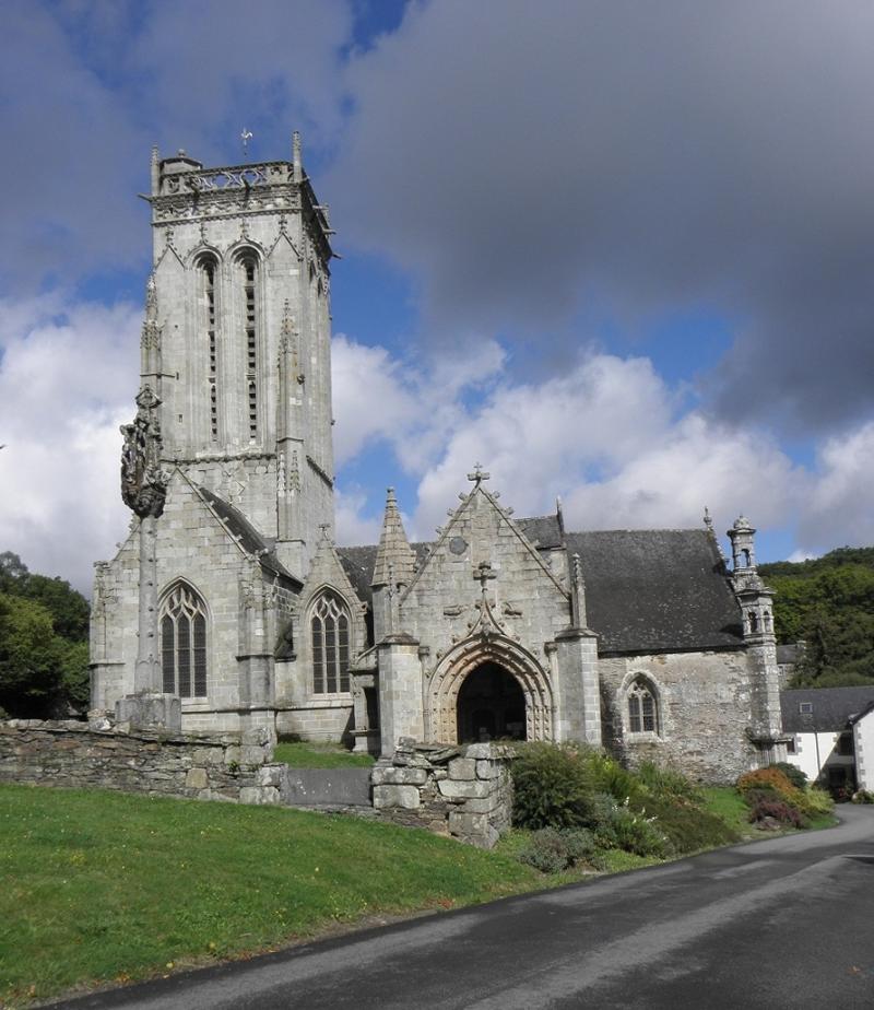 Chapelle de Saint-Herbot avec son calvaire, Plonévez-du-Faou